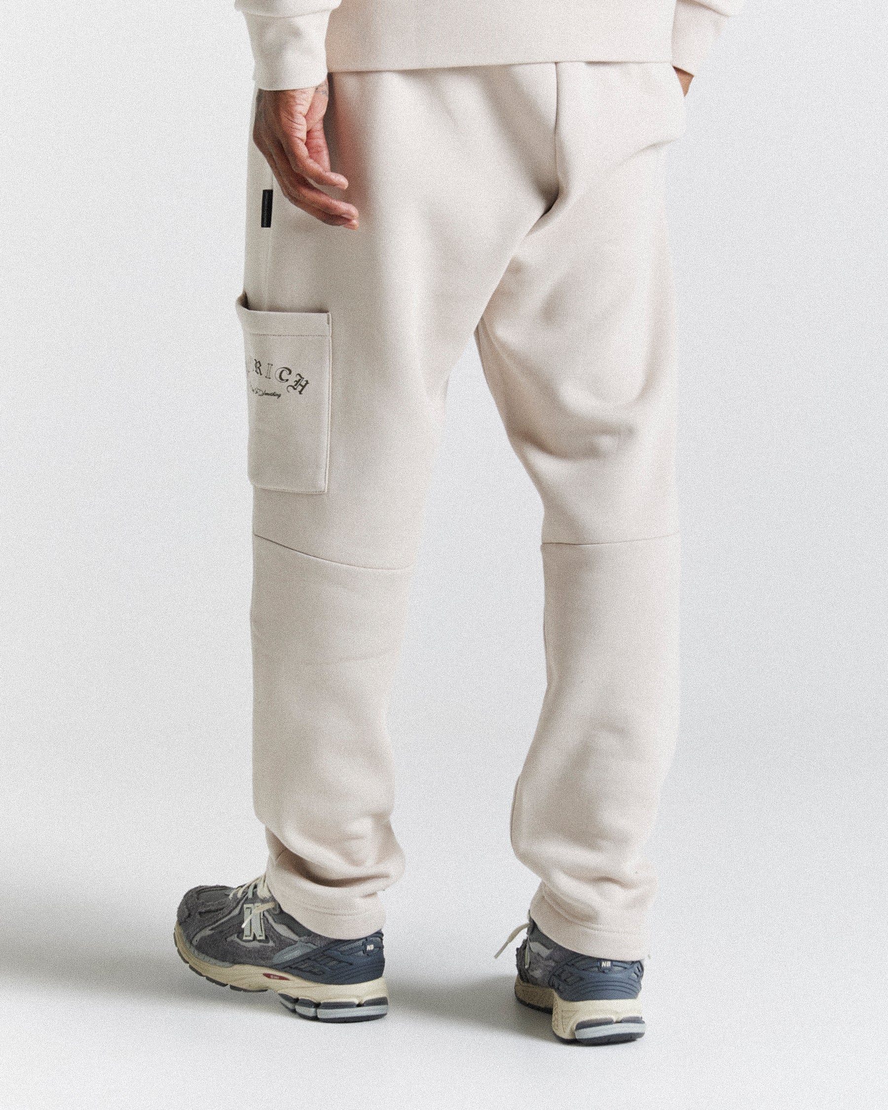 Stature Joggers - Beige/White