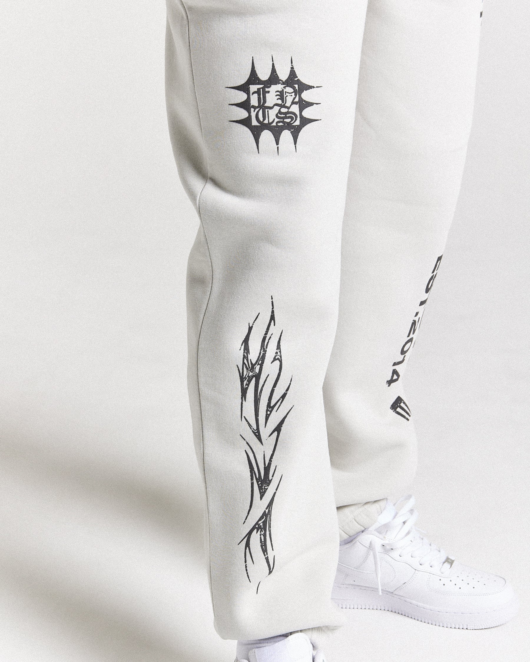 Vertigo Oversized Joggers - Off White/Black/Blue