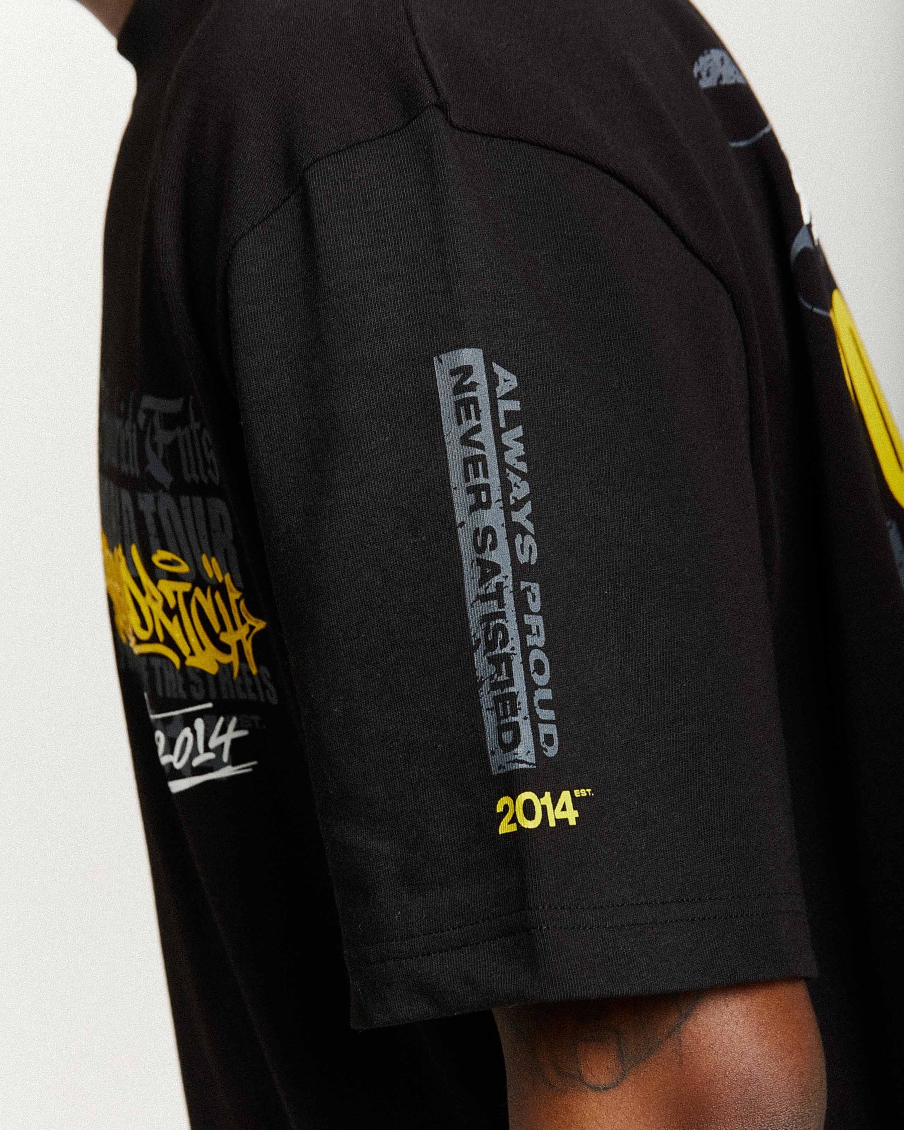Stamp Tour Oversized T-Shirt - Black/Grey/Yellow